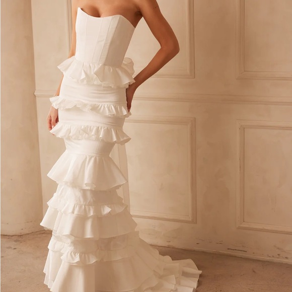 V. Chapman Milano Set in White Crinkle Brocade size 2 NEW WITH TAGS - Picture 5 of 9